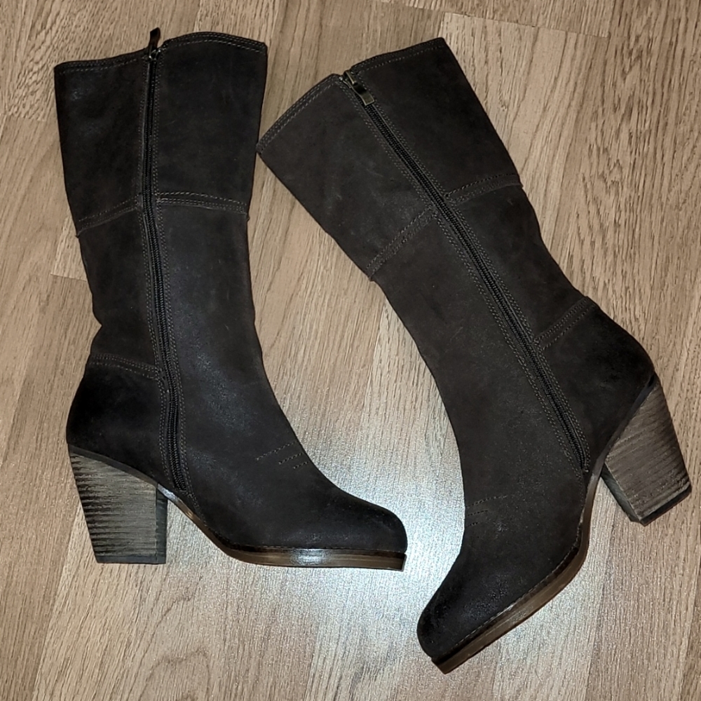 Sbicca tall brown suede distressed boots Size 8.5